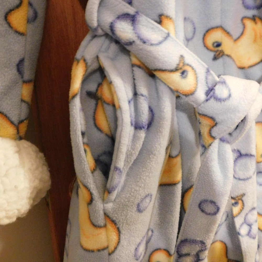 Fuzzy Robe Rubber Ducky Size Medium - Picture 3 of 5